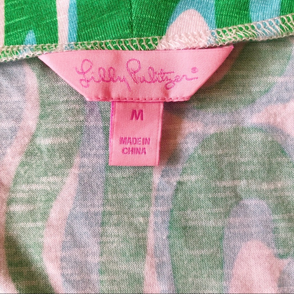 Knit Lilly Pulitzer wrap dress. Classic wrap dress - Picture 2 of 4